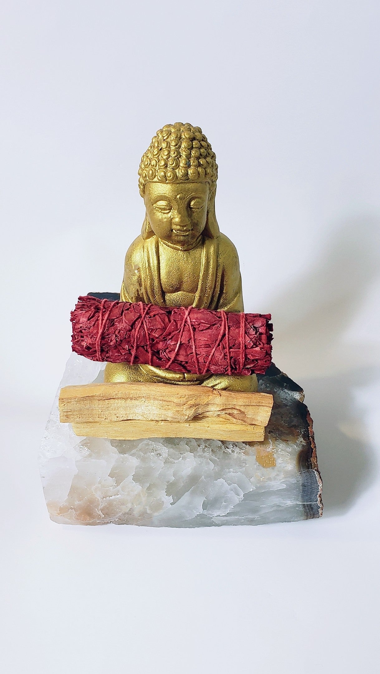 Dragons Blood resin (Dracaena cinnabari) is a powerful energy booster used for protection, power and good fortune.