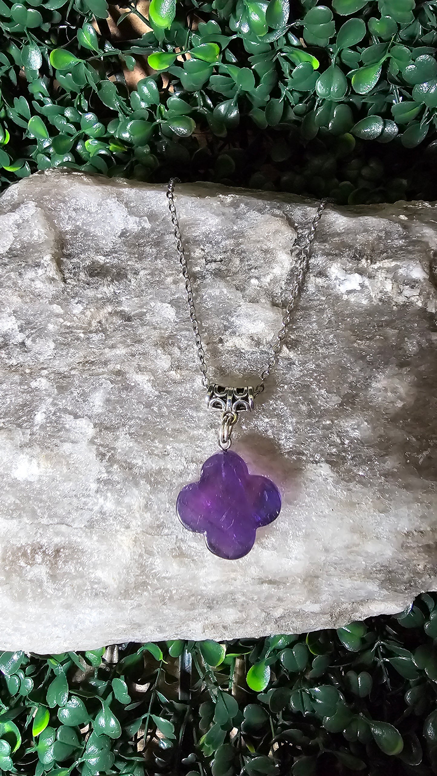 Amethyst - 4 leaf clover necklace